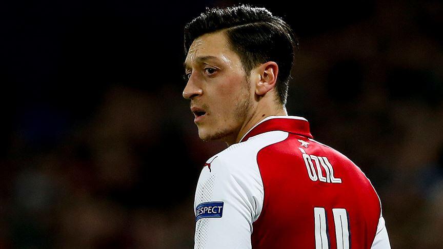 BLV Trung Quốc không dám đọc tên Ozil trên truyền hình