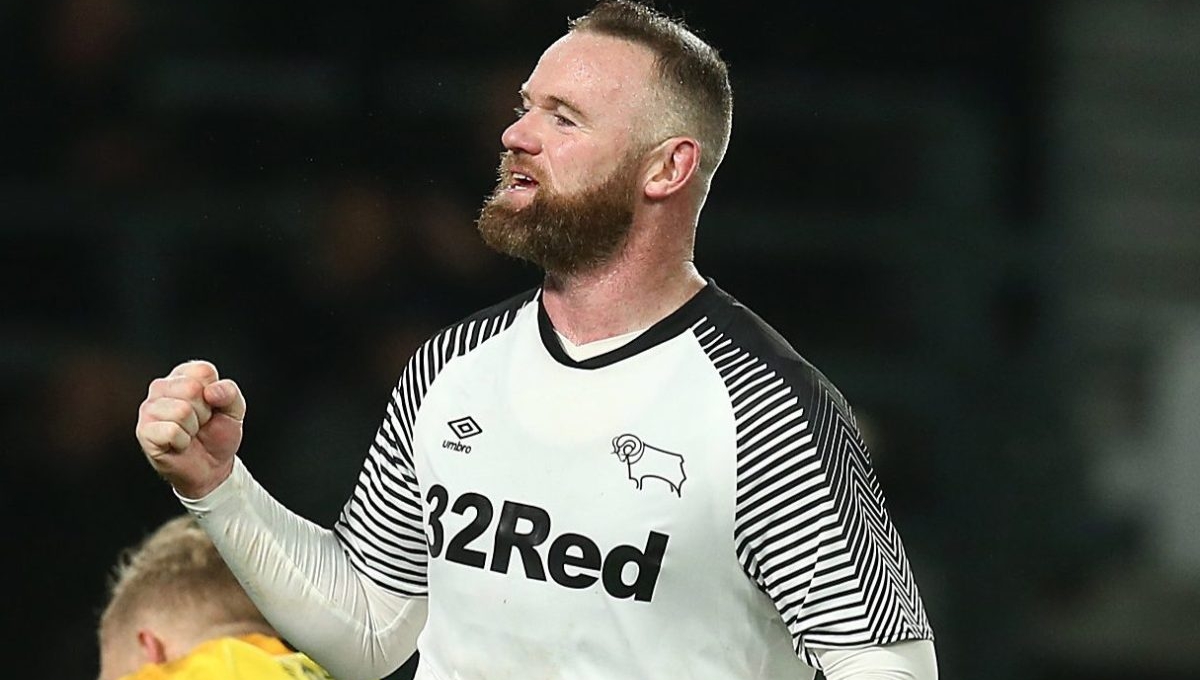 Liên tục nổ súng, Rooney sẵn sàng loại MU