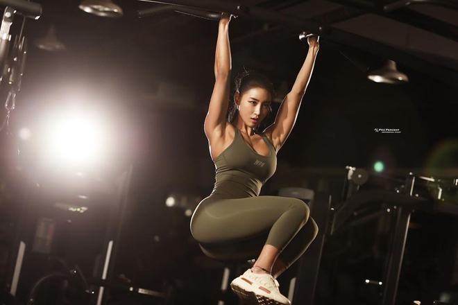 Nhan sắc đốt cháy mọi ánh nhìn của VĐV thể hình sexy nhất Hàn Quốc