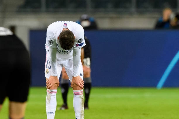 Trụ cột của Real Madrid gãy chân, nghỉ dài hạn