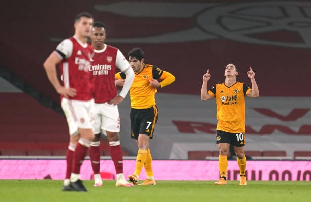Huyền thoại MU mỉa mai: 'Arsenal có lẽ sẽ trụ hạng'
