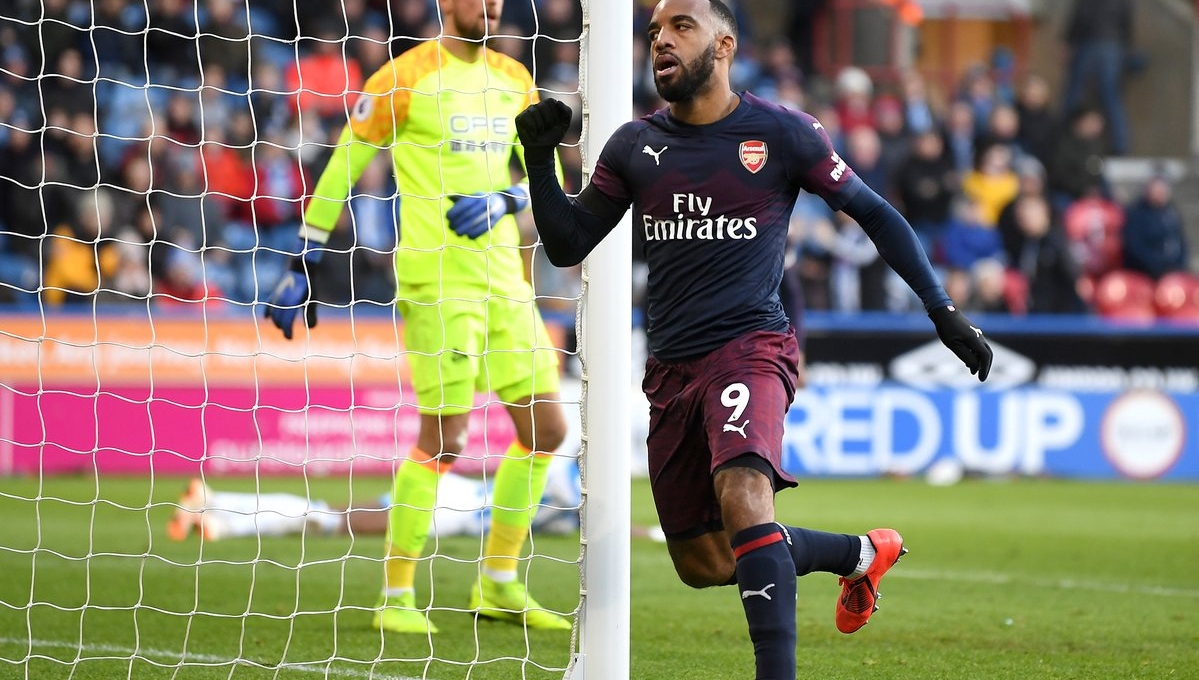 Video bàn thắng Huddersfield Town 1-2 Arsenal, vòng 26 NHA