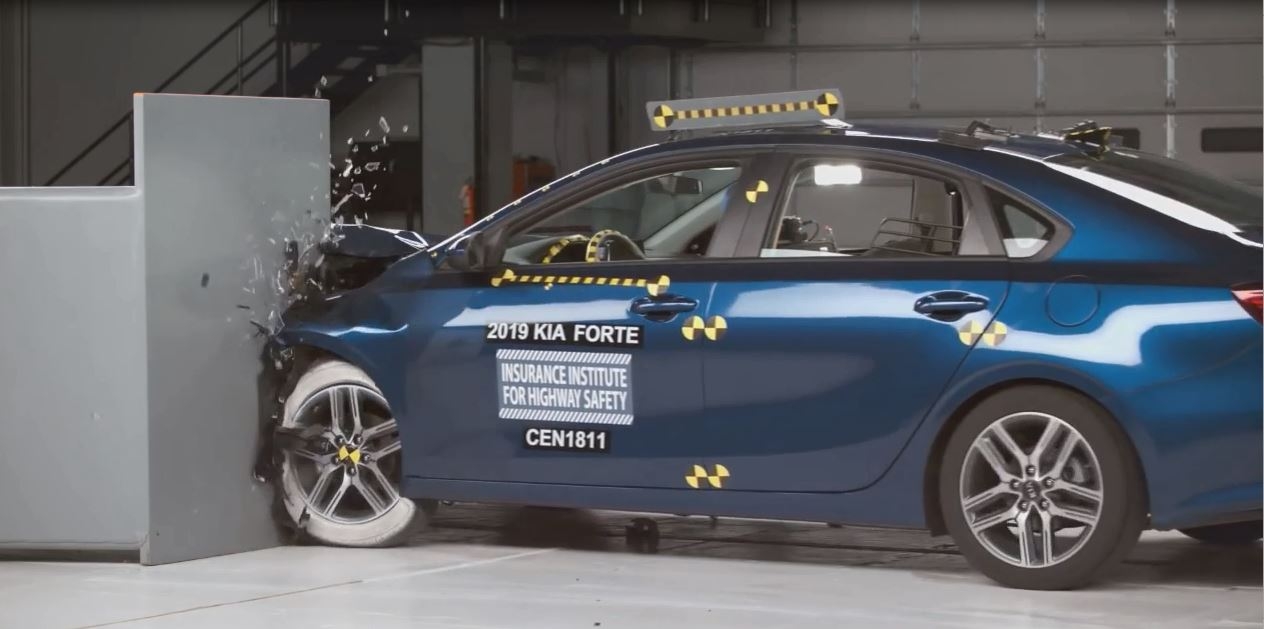 VIDEO: Thử nghiệm độ an toàn đáng nể của KIA Cerato 2019