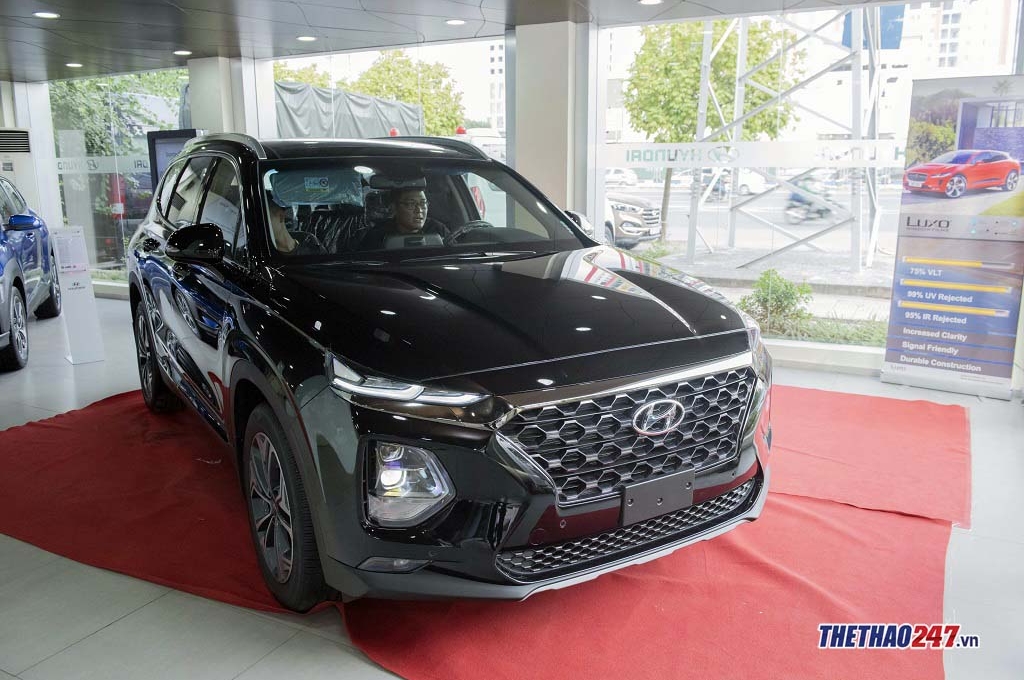 Sau Tết, giá Hyundai Santa Fe 2019 có còn 'kèm lạc'?