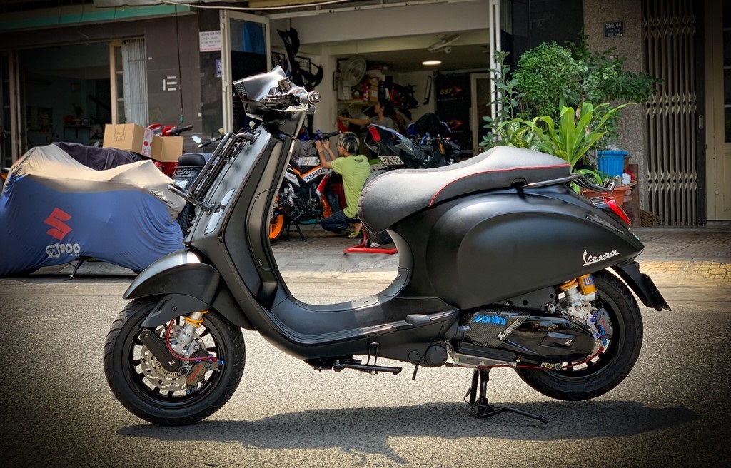 Ngắm Vespa Sprint độ 200 triệu của dân chơi Sài Gòn