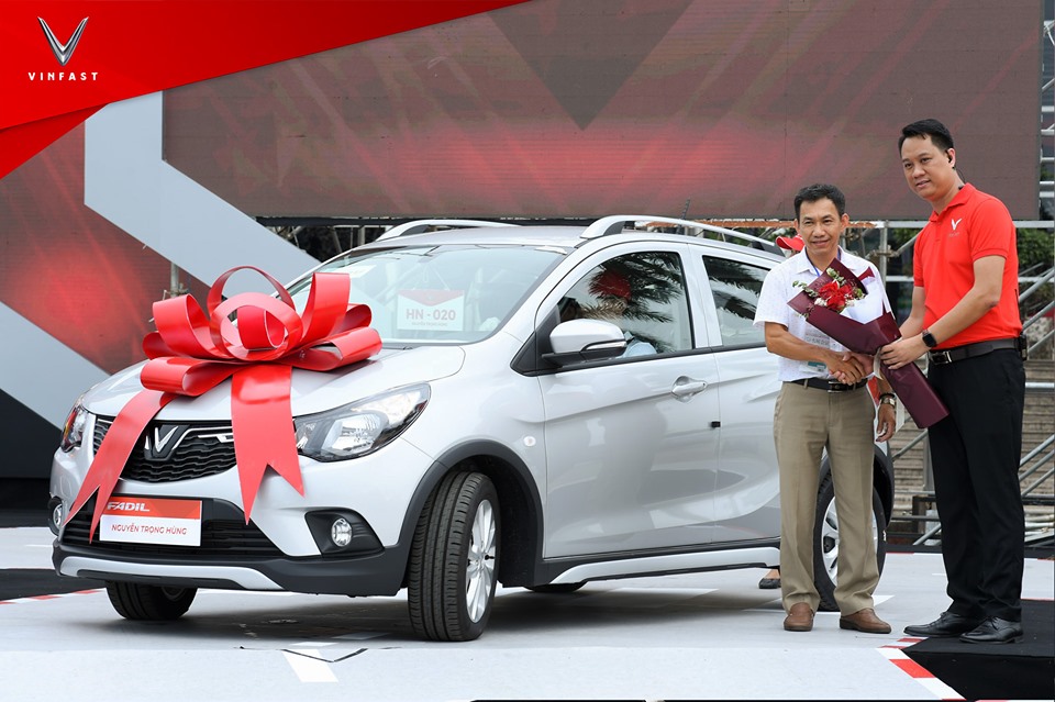 Hàng trăm xe VinFast Fadil đã đến tay khách hàng