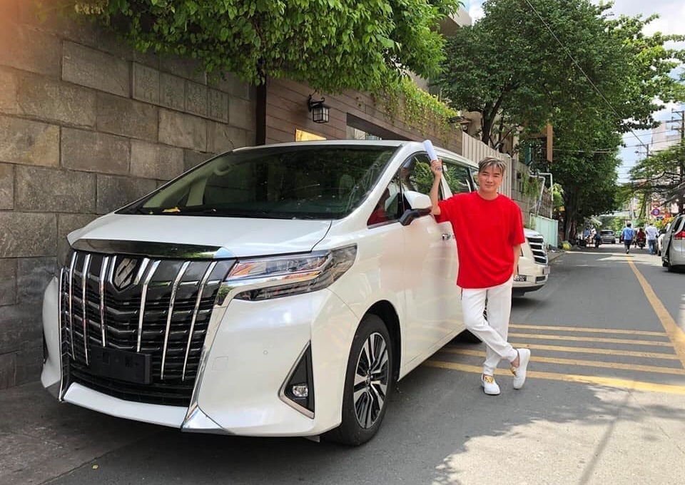 Đàm Vĩnh Hưng mạnh tay tậu Toyota Alphard 2019 giá hơn 5 tỷ đồng