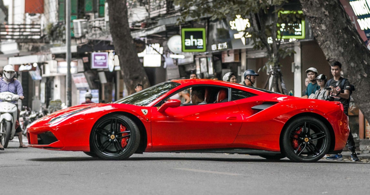 Ferrari 488 GTB của Tuấn Hưng giờ ra sao sau 1 năm gặp tai nạn?