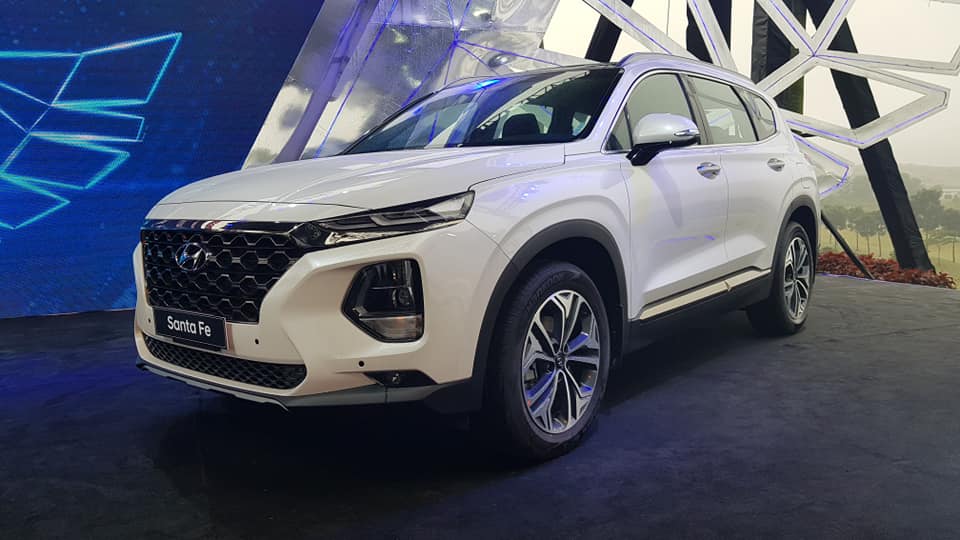 Giá xe Hyundai Santa Fe giảm mạnh, đối đầu Honda CR-V