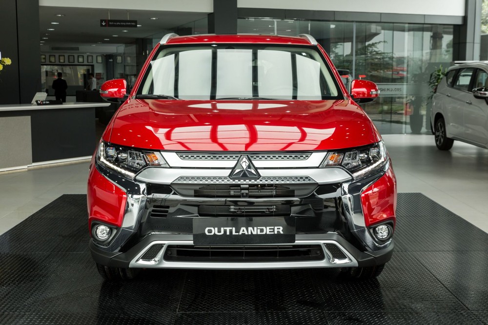 Mitsubishi Outlander: Giá xe, thông số & khuyến mãi 12/2022