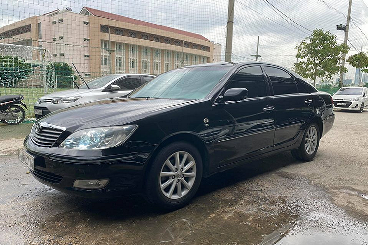 Choáng với chiếc Toyota Camry được rao bán chỉ hơn 200 triệu đồng