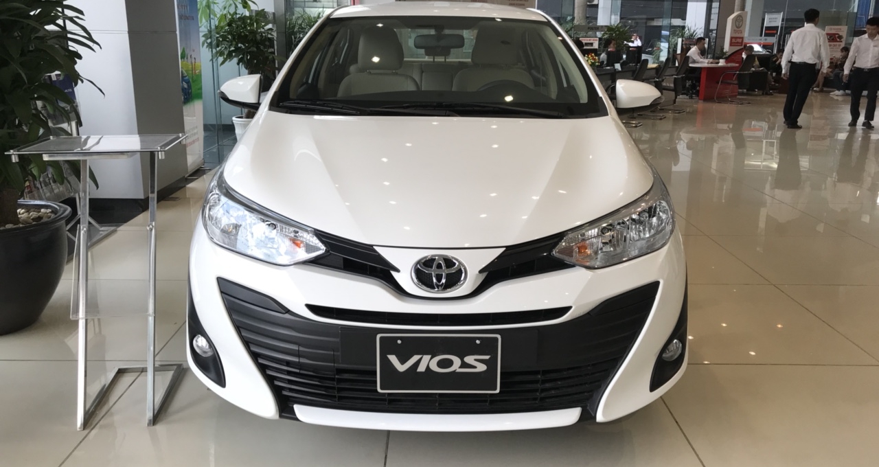 Giá xe Toyota Vios 2020 giảm sâu tháng “cô hồn”, làm khó Honda City
