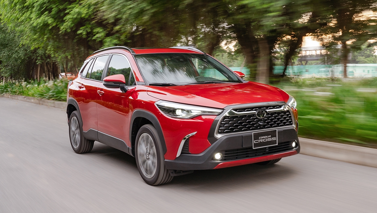 Toyota Corolla Cross: Giá lăn bánh 2023, TSKT & đánh giá chi tiết