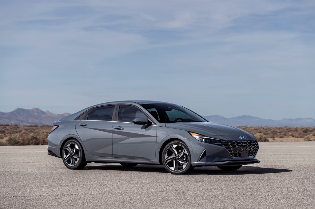 Hyundai Elantra 2021 chính thức chốt giá từ 455 triệu đồng