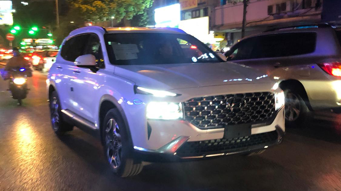 Hyundai Santa Fe 2021 lộ diện trên phố, nhiều chi tiết gây bất ngờ