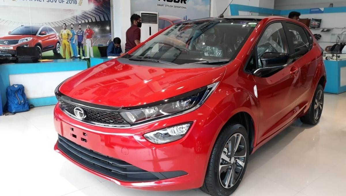 Giá 171 triệu, chiếc ô tô đẹp long lanh vừa ra mắt đã “gây sốt”