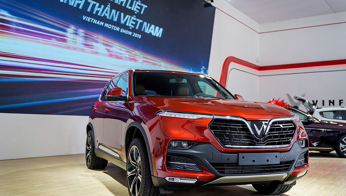 VinFast điều chỉnh giá ô tô năm 2021: VinFast Lux hưởng 100% LPTB