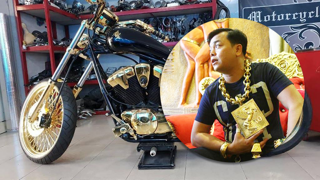Đại gia đeo 13kg vàng Phúc XO chi 10 tỉ tậu 3 xe phân khối lớn dát vàng