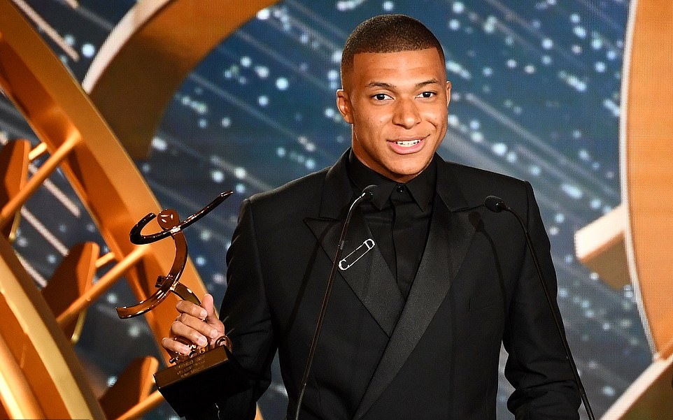Vượt Neymar, Mbappe giành cú đúp danh hiệu cá nhân