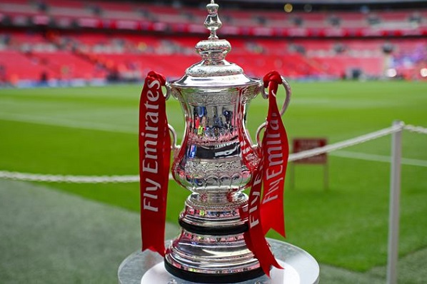 Xác định các cặp đấu bán kết FA Cup; CR7 tri ân người hâm mộ