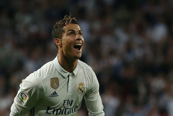 CR7 lên tiếng sau hàng loạt kỷ lục và cơ hội đánh bại Messi