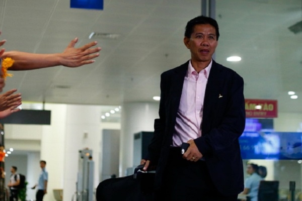 HLV Hoàng Anh Tuấn nói gì về những chỉ trích của bầu Đức?