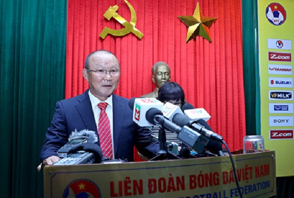 Báo Thái Lan nói về mục tiêu top 100 của HLV Park Hang Seo