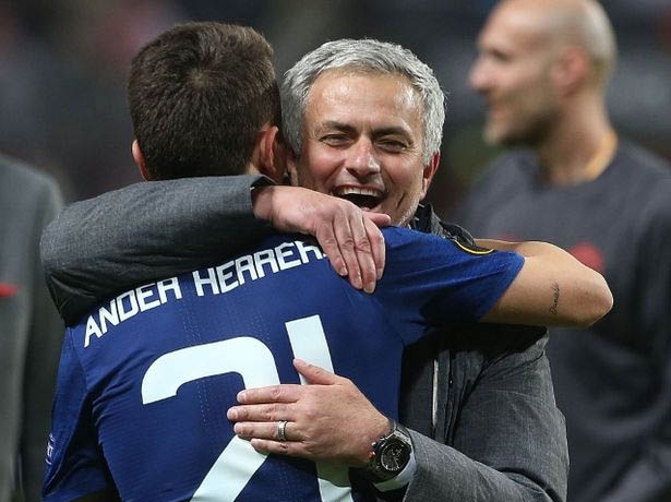 Fan M.U tiến cử tân đội trưởng cho HLV Mourinho