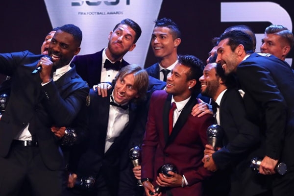 Đội hình xuất sắc nhất FIFA 2017: Phủ bóng Real Madrid