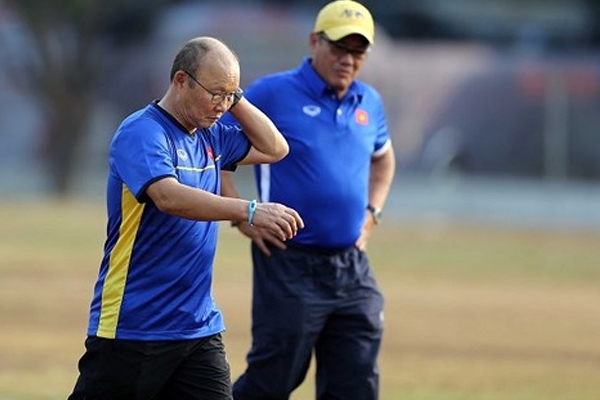 Ông Dương Vũ Lâm: “Sân BTC sắp xếp tệ hại hơn sân nhà máy Samsung”