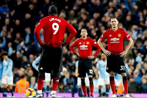 BXH Ngoại hạng Anh sau vòng 12: MU tiếp tục chìm sâu