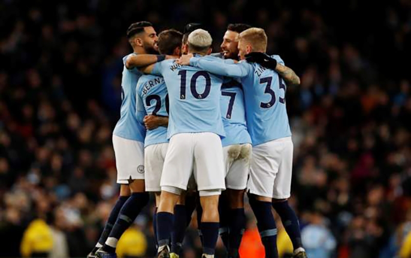 Sterling lập hattrick giúp Man City xây chắc ngôi đầu