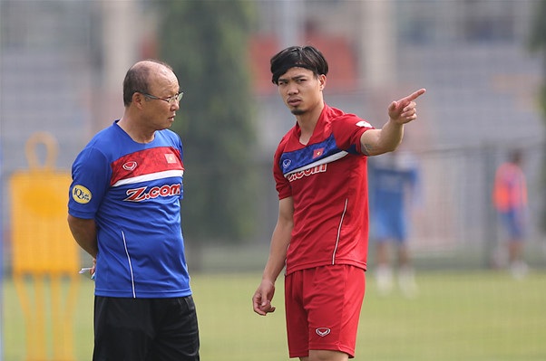 Công Phượng tỏa sáng rực rỡ, thầy Park vẫn 'ôm đầu' ngao ngán