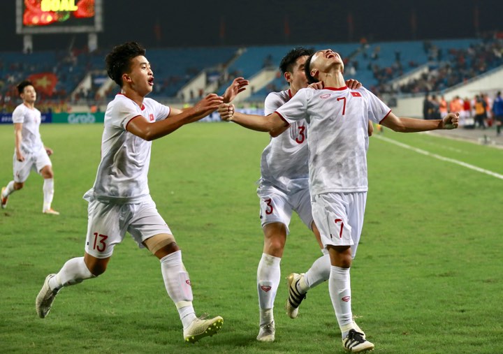 U23 Việt Nam vượt qua Indonesia bằng bàn thắng ở phút 90+3