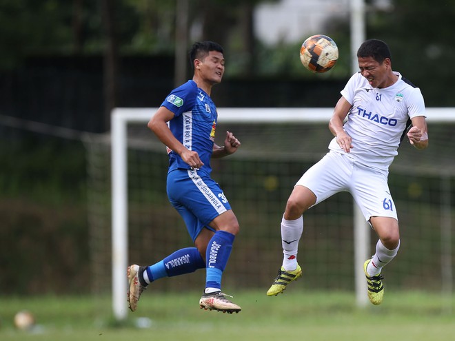 HLV Park Hang Seo 'mất ngủ' vì tiền đạo của HAGL?