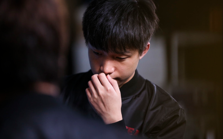 Clearlove quay lại thi đấu chuyên nghiệp trong màu áo EDG