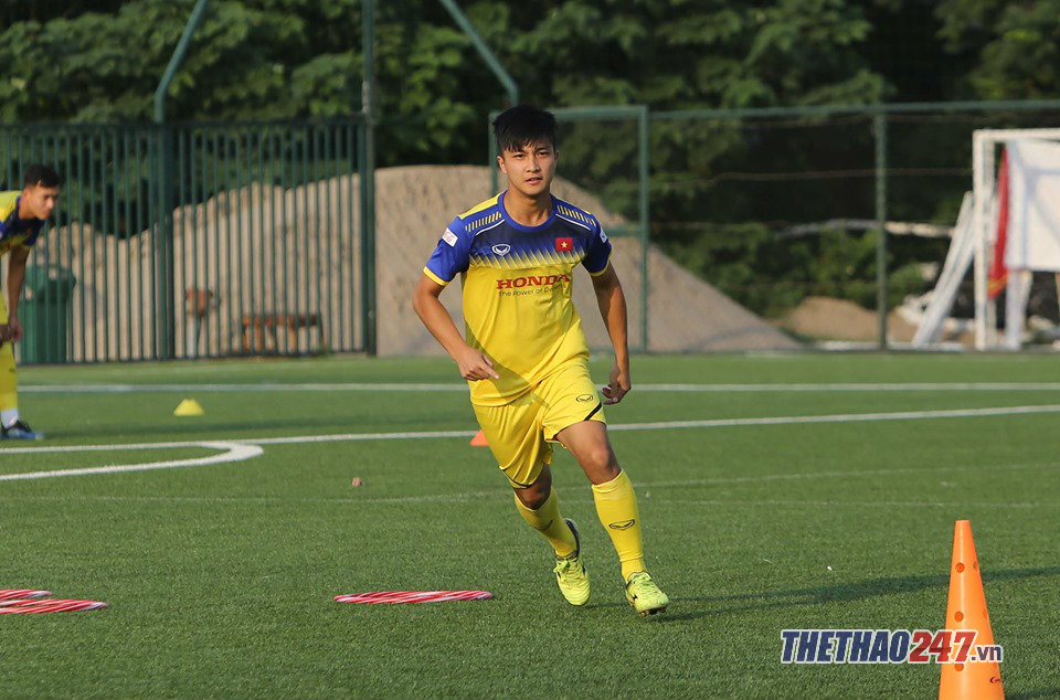 Duc Chinh shines, Vietnam U22 tie with UAE