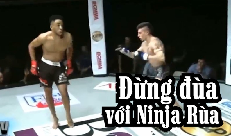 VIDEO: Đùa giỡn với đối thủ - Võ sĩ nhận kết cục thê thảm