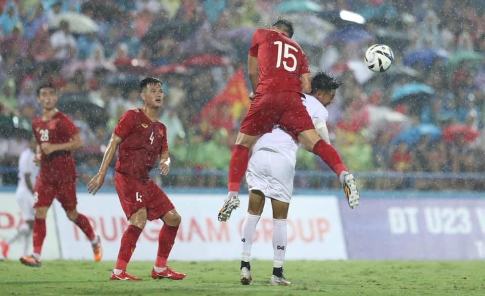 U23 Việt Nam hạ gục Myanmar trong trận 'thủy chiến' ở Phú Thọ