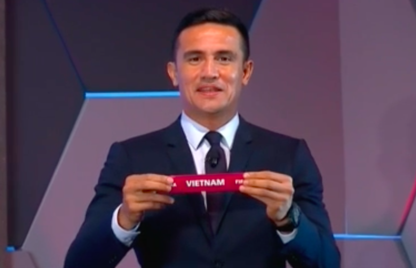 VIDEO: Khoảnh khắc Tim Cahill bốc lá thăm gọi tên ĐT Việt Nam 