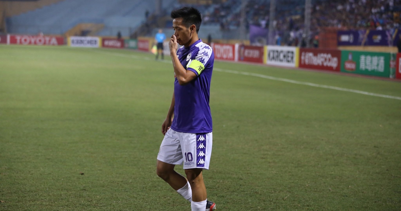 CĐV Triều Tiên: 'Cầu thủ số 10 đá hay quá'
