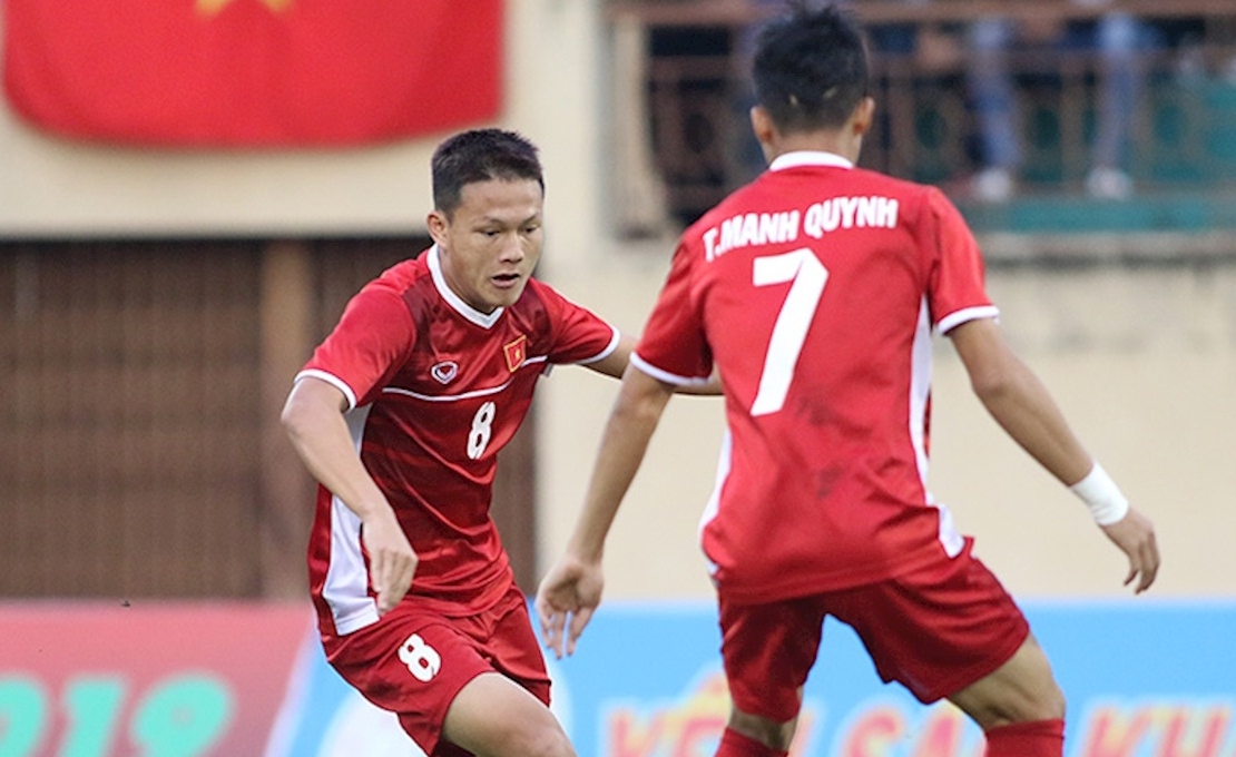 'Người không phổi' của U19 Việt Nam khiến đồng đội thán phục