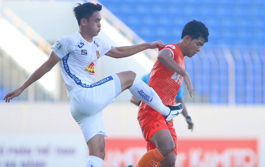 HLV Lê Huỳnh Đức: 'Tôi không muốn mạo hiểm với Hà Đức Chinh'