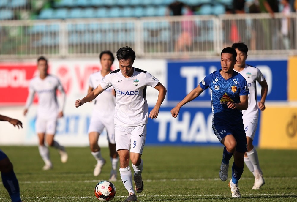 Đội hình tiêu biểu vòng 10 V-League 2020: Vinh danh Văn Toàn