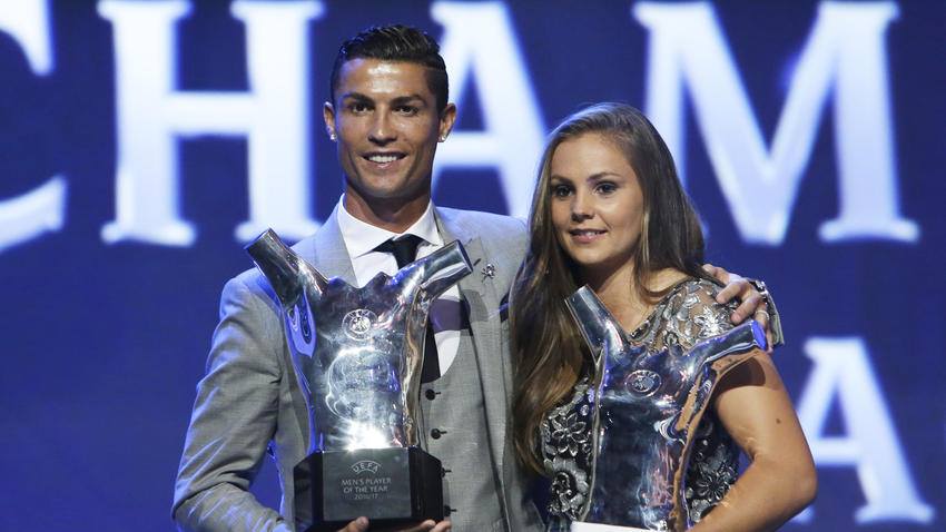 'Messi nữ' được vinh danh là cầu thủ nóng bỏng nhất thế giới