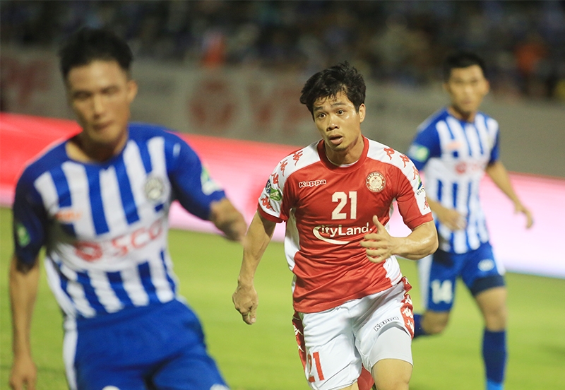 VIDEO: Màn trình diễn 'siêu hạng' của Công Phượng trước BRVT