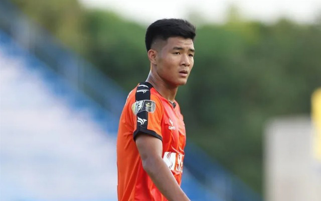 Hà Đức Chinh: 'Tôi phải đá vị trí khác để nhường chỗ cho tiền đạo ngoại'