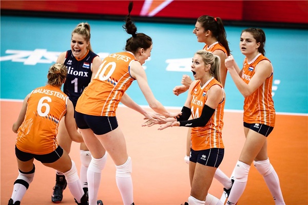 VIDEO: Bóng chuyền Argentina đối đầu nảy lửa với Hà Lan