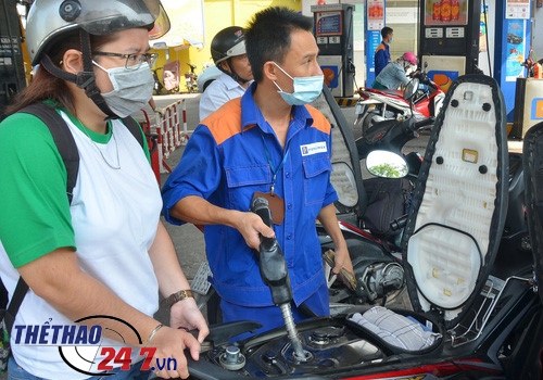 Giá xăng, dầu giảm từ 15h chiều nay