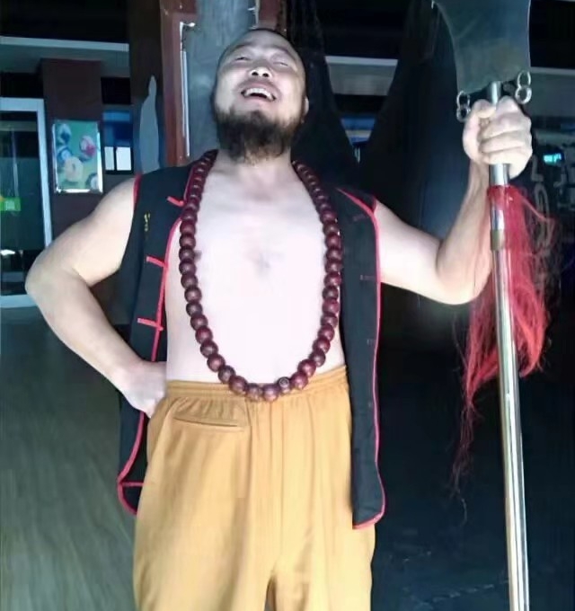 VIDEO: 'Lỗ Trí Thâm' thời hiện đại thua thảm sau màn thách đấu Từ Hiểu Đông